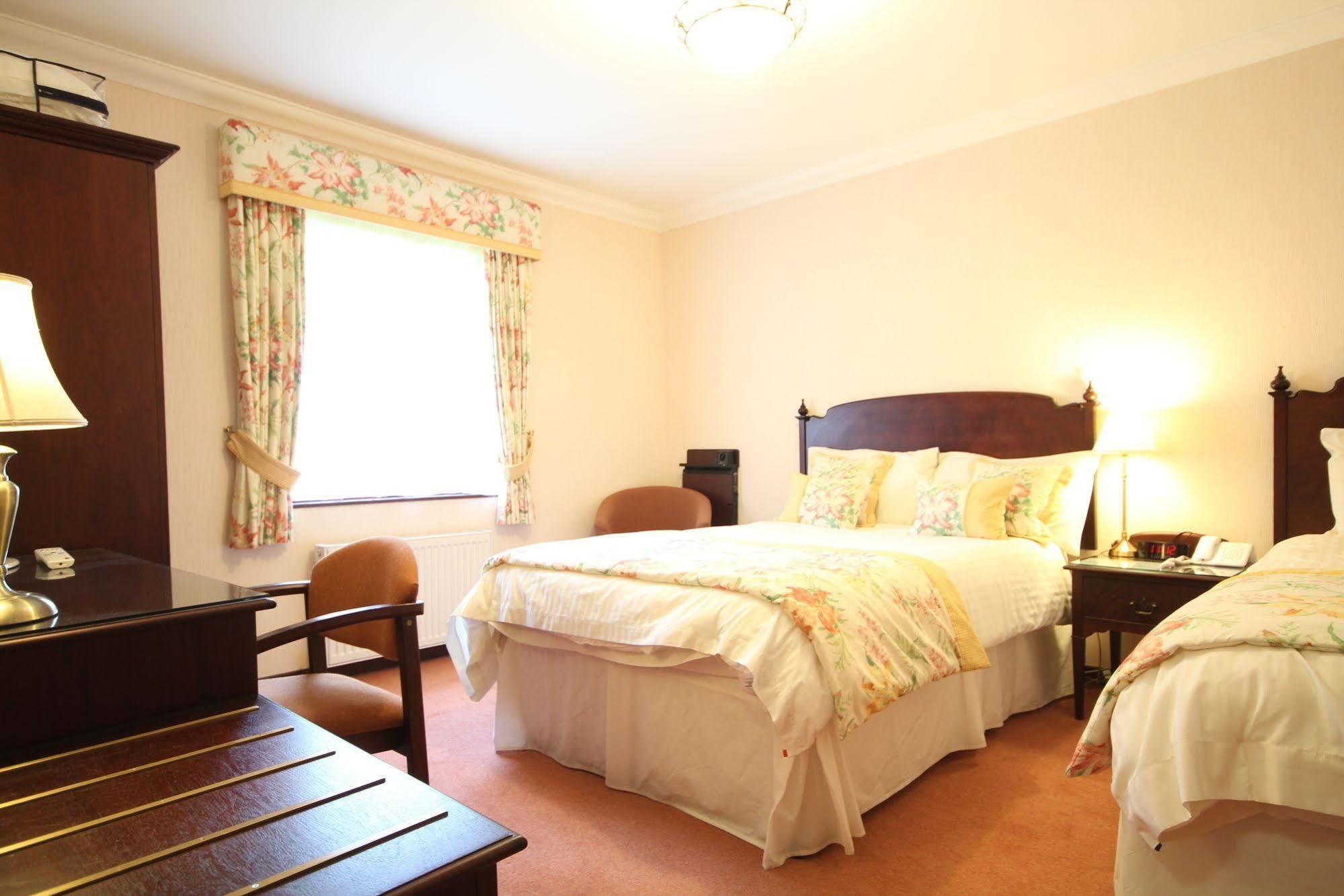 Strathburn Hotel Inverurie By Compass Hospitality Luaran gambar